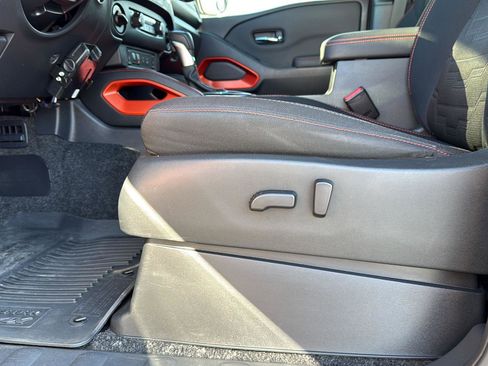 Used 2022 Nissan Frontier PRO-4X image 20