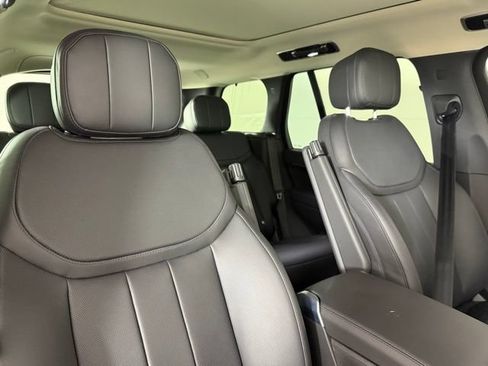 New 2025 Land Rover Range Rover SE AWD/4WD image 32