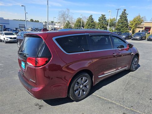 Used 2018 Chrysler Pacifica Limited w/ Advanced Safetytec Group image 8