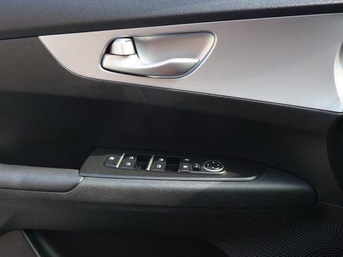 Used 2023 Kia Forte LXS image 23