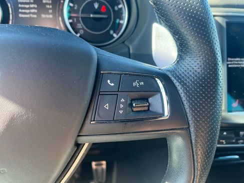 Used 2023 Maserati Levante Modena image 10