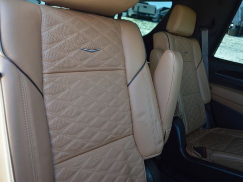 Used 2021 Cadillac Escalade Sport w/ Driver Assist Tech Package image 32