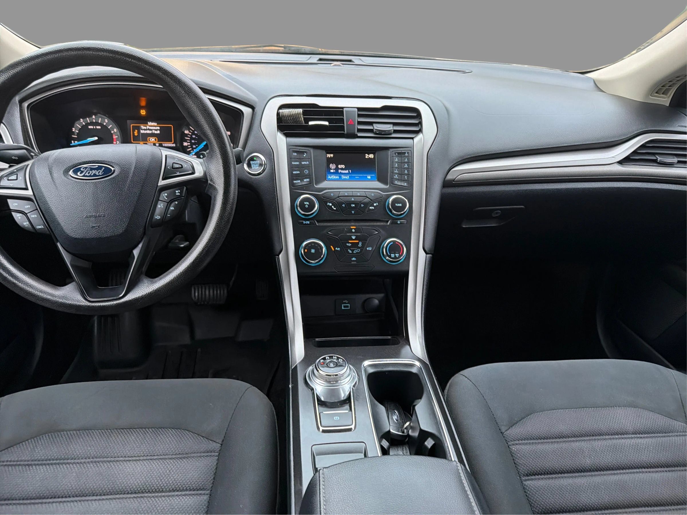Used 2017 Ford Fusion SE FWD image 16