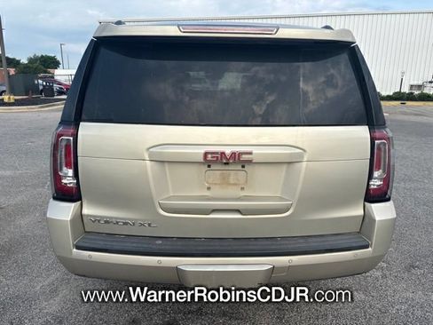 Used 2016 GMC Yukon XL SLT w/ Open Road Package RWD image 4