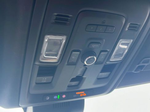 Used 2023 Chevrolet Tahoe Premier w/ Premium Package 2 image 17