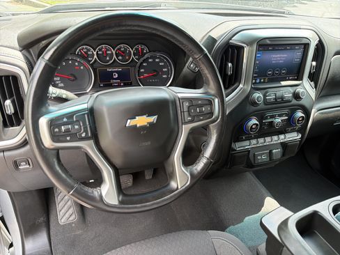 Used 2021 Chevrolet Silverado 1500 LT AWD/4WD image 21