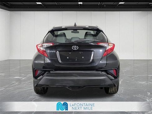 Used 2019 Toyota C-HR XLE image 4