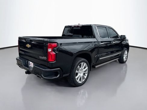 Used 2022 Chevrolet Silverado 1500 High Country w/ High Country Premium Package AWD/4WD image 7