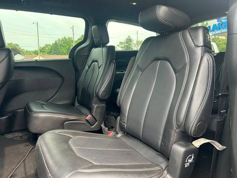 Used 2026 Chrysler Pacifica Select FWD image 16