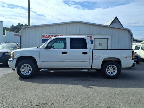 Used 2006 GMC Sierra 1500 SLT w/ Onstar Plus Package image 2