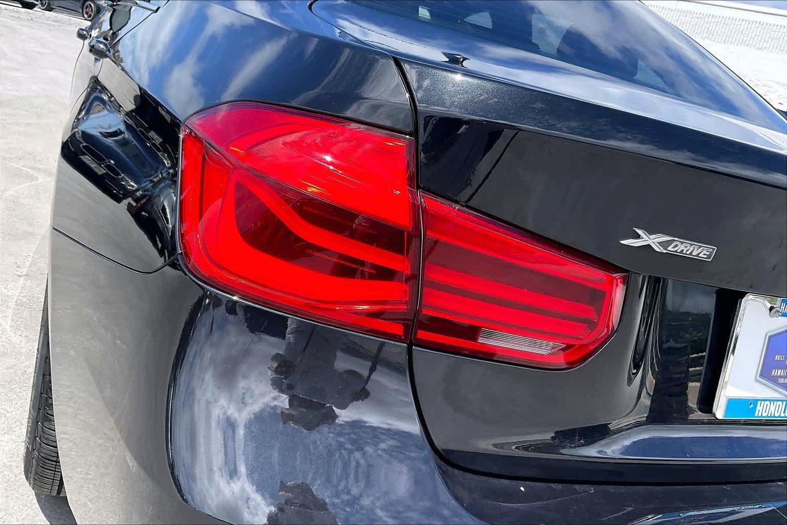 Used 2017 BMW 330i xDrive Sedan AWD/4WD image 32
