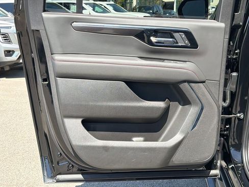 Used 2026 Chevrolet Suburban RST RWD image 23