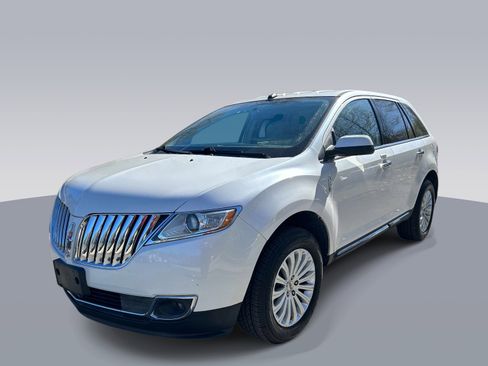 Used 2013 Lincoln MKX FWD image 7
