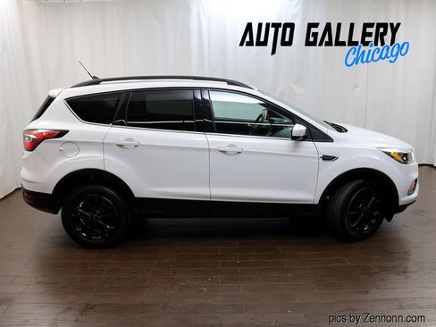 Used 2018 Ford Escape SE w/ SE Sync 3 Package FWD image 5