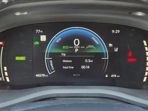 Certified 2025 Toyota Camry SE FWD image 11