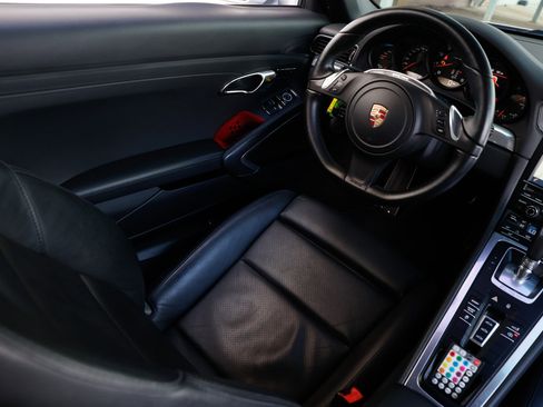 Used 2013 Porsche 911 Carrera 4 image 24