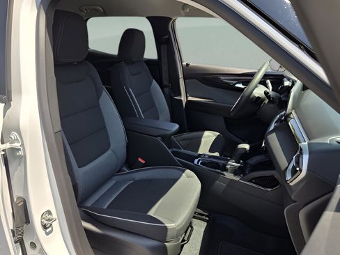 Used 2026 Chevrolet TrailBlazer LT w/ Driver Confidence Package FWD image 14