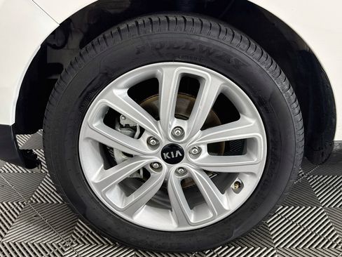 Used 2019 Kia Soul + FWD image 35