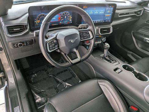 Used 2025 Ford Mustang Premium image 13