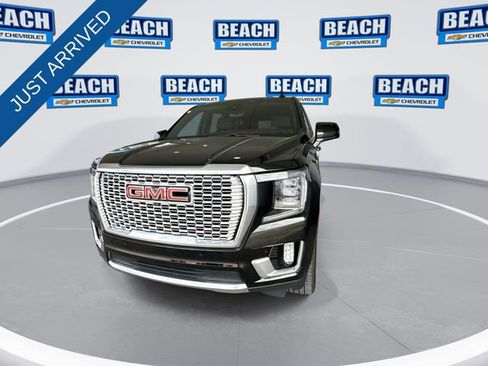 Used 2024 GMC Yukon XL Denali w/ Denali Reserve Package image 3