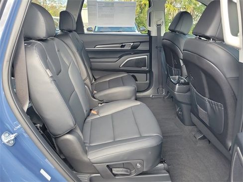 New 2025 Kia Telluride S image 12