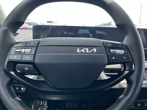 Used 2025 Kia K4 FWD image 29