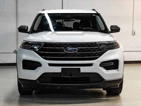 Used 2023 Ford Explorer XLT RWD image 5
