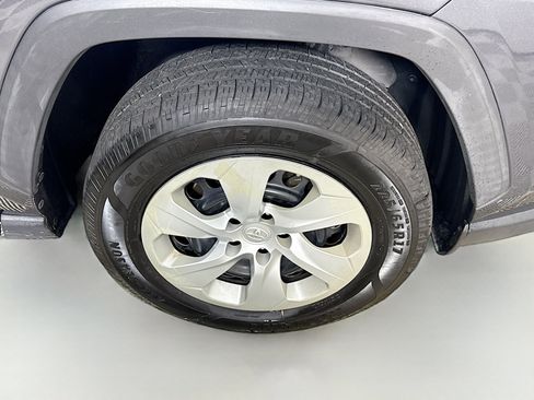 Used 2020 Toyota RAV4 LE image 31