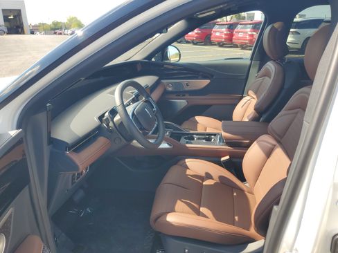 New 2026 Lincoln Nautilus Reserve AWD/4WD image 11