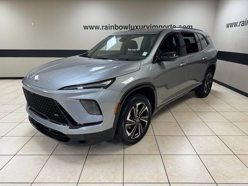 Used 2025 Buick Enclave Sport Touring image 3