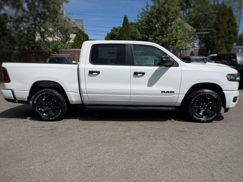 New 2026 RAM 1500 Express AWD/4WD image 4