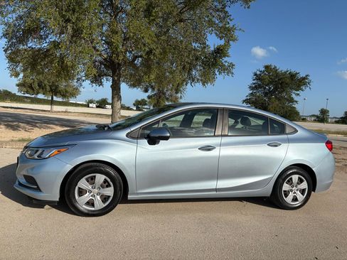 Used 2017 Chevrolet Cruze LS FWD image 7