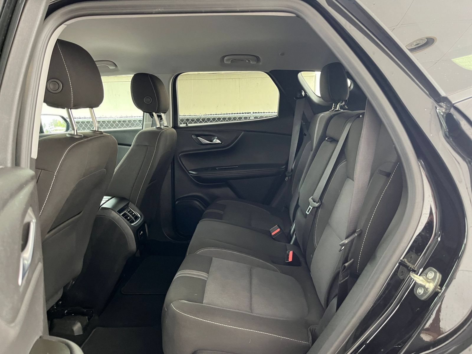 Used 2025 Chevrolet Blazer LT FWD image 25