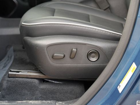 Used 2025 Buick Enclave Preferred image 15