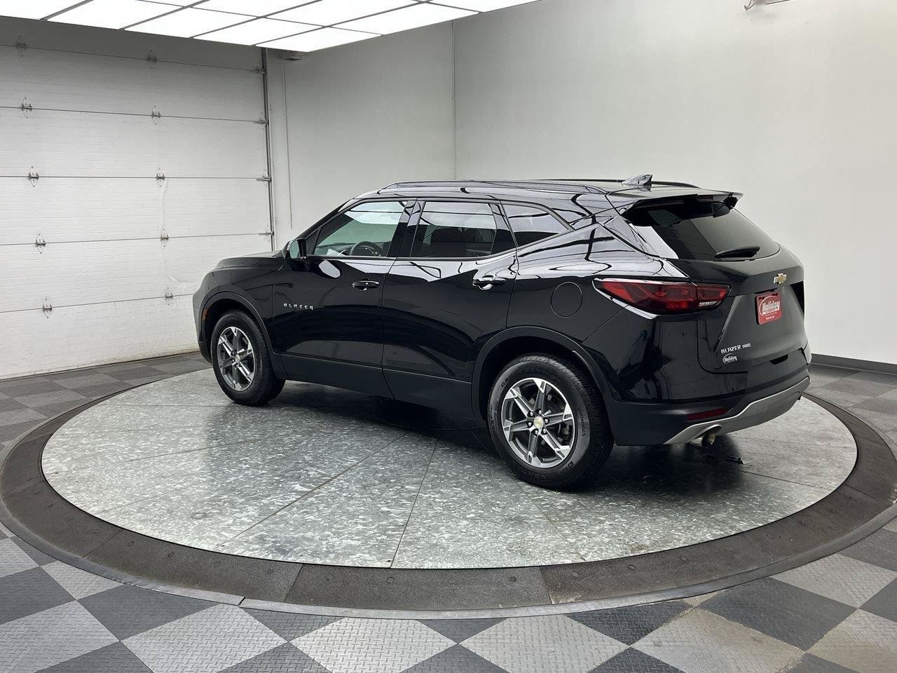 Certified 2024 Chevrolet Blazer LT w/ Convenience Package AWD/4WD image 2