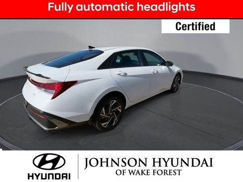 Certified 2025 Hyundai Elantra SEL image 8