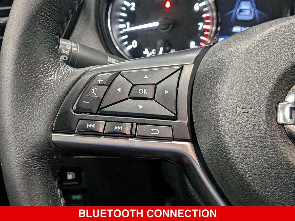 Used 2020 Nissan Rogue SV AWD/4WD image 16