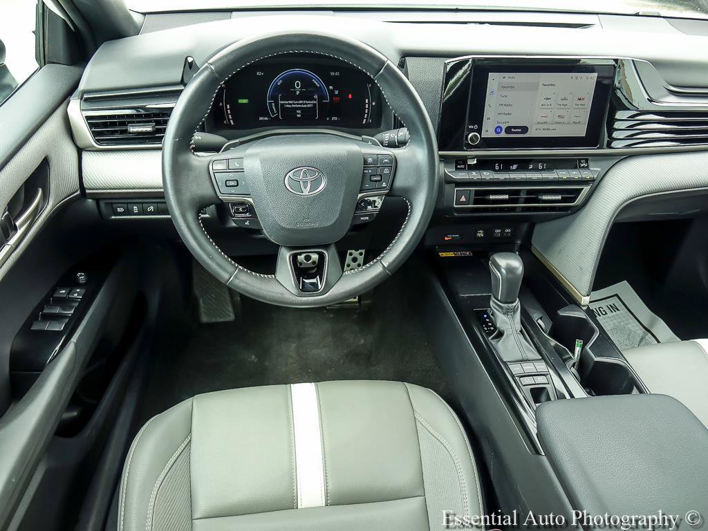 Used 2025 Toyota Camry SE FWD image 13
