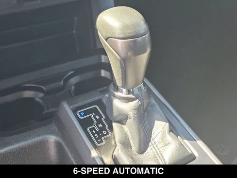 Used 2021 Toyota Tacoma SR5 AWD/4WD image 8