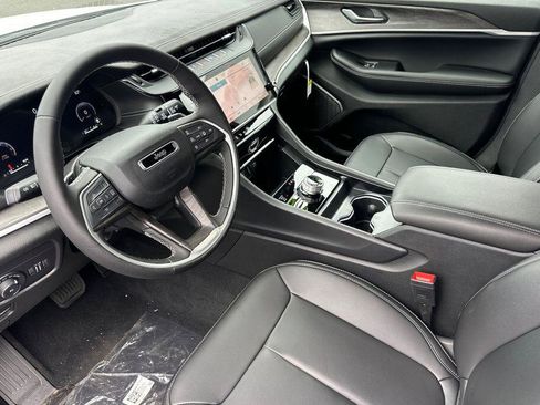 New 2026 Jeep Grand Cherokee L Limited AWD/4WD image 10