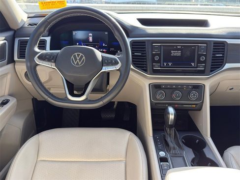 Used 2023 Volkswagen Atlas SE image 25