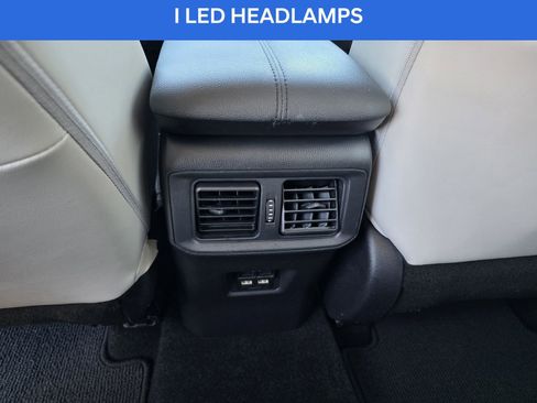 Used 2021 Toyota RAV4 XLE Premium image 18