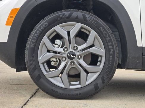 Certified 2026 Kia Seltos LX FWD image 11