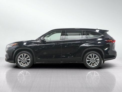 Used 2025 Toyota Highlander Limited AWD/4WD image 2