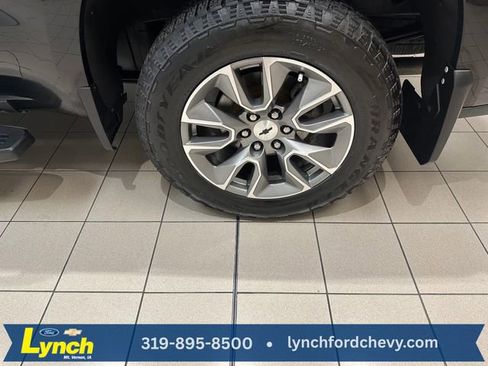 Used 2022 Chevrolet Silverado 1500 RST w/ Z71 Off-Road Package image 16