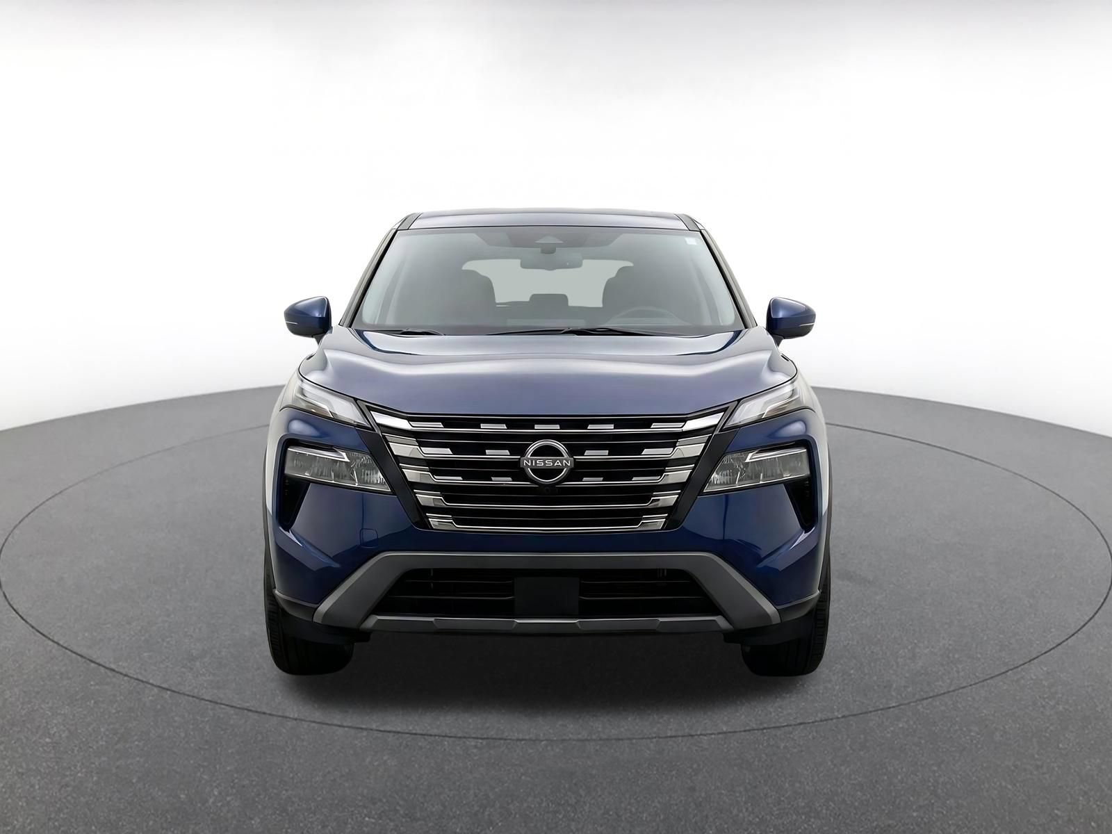 Used 2025 Nissan Rogue SV FWD image 2
