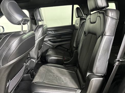 Used 2023 Jeep Grand Cherokee L Laredo AWD/4WD image 25