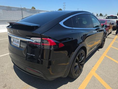 Used 2020 Tesla Model X Long Range AWD/4WD image 2