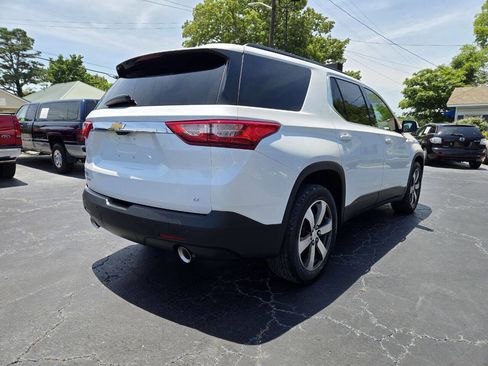 Used 2019 Chevrolet Traverse LT w/ LT Premium Package FWD image 7