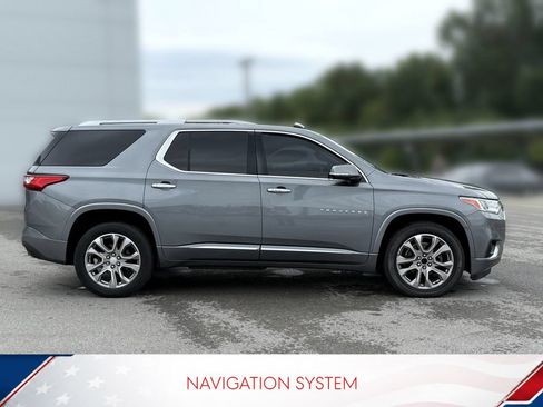 Used 2018 Chevrolet Traverse Premier w/ Driver Confidence II Package FWD image 2